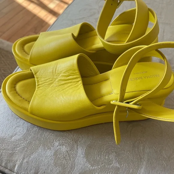 Paloma Barcelo Yellow Leather Wedge Sandals - Picture 3 of 7